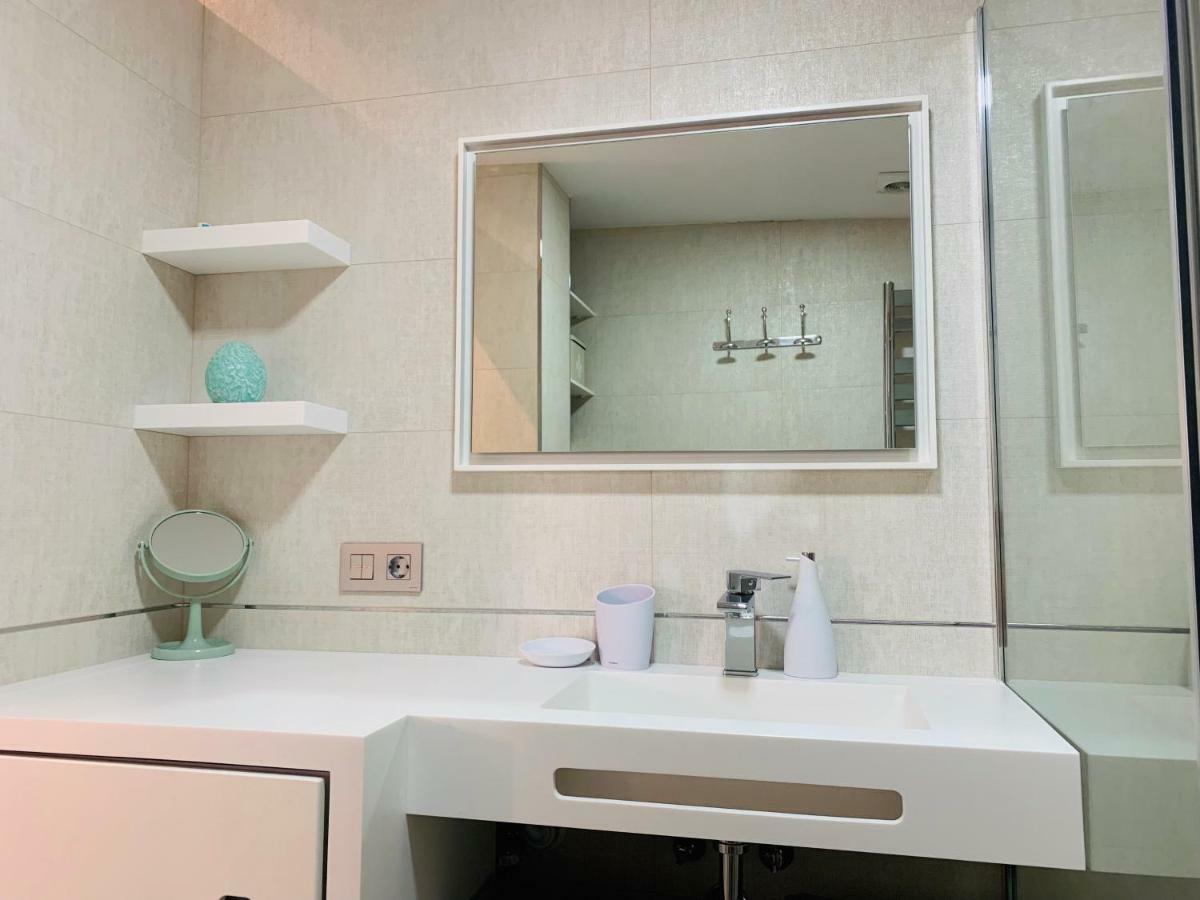 Cathedral Studio, Luxury Studio In Cathedral Area, Parking Optional Sevilha Exterior foto